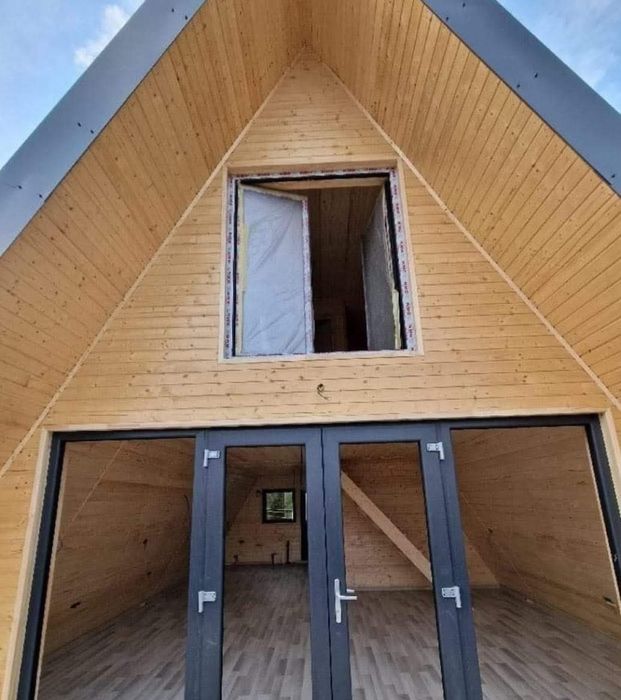 Vindem cabane tip A-frame