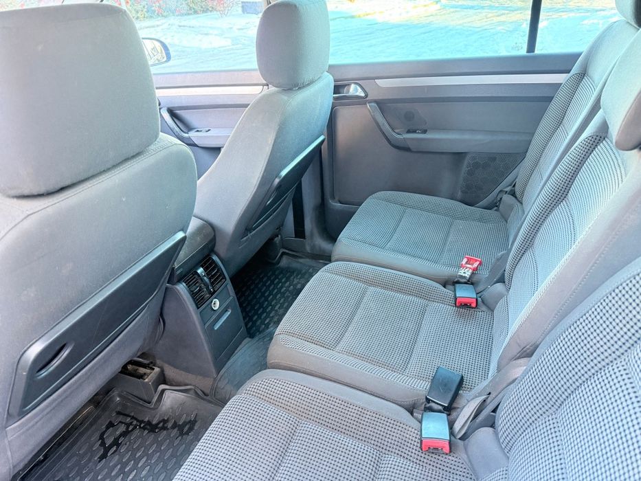 Vand Volkswagen Touran 1.9 tdi 7 locuri DSG