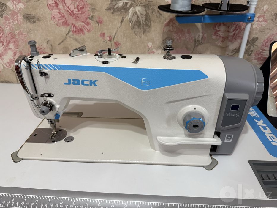 Швейная машина Jack F5