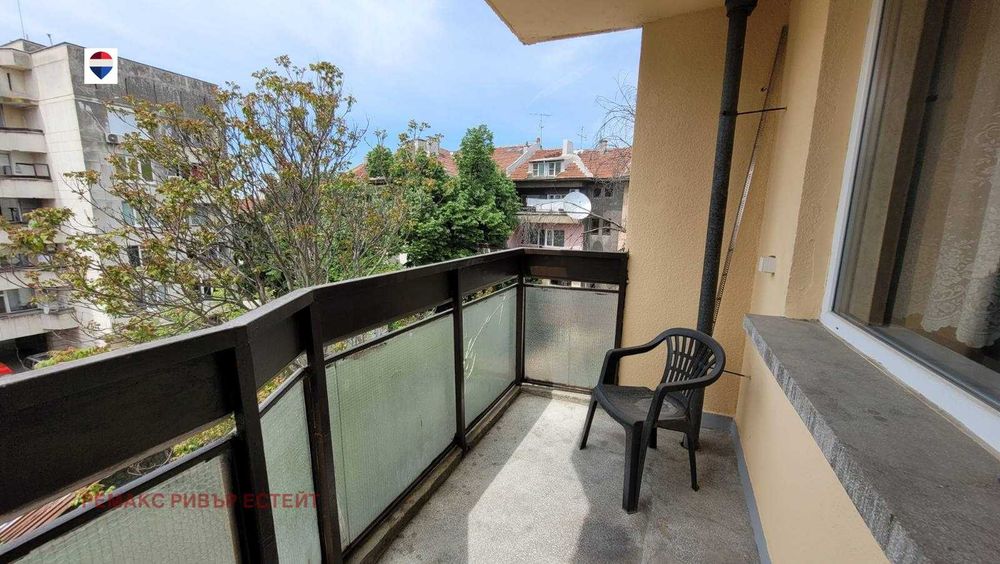 Дава се под наем Двустаен апартамент в Русе, Център - 65 кв.м за 359.04 € - Снимка #3