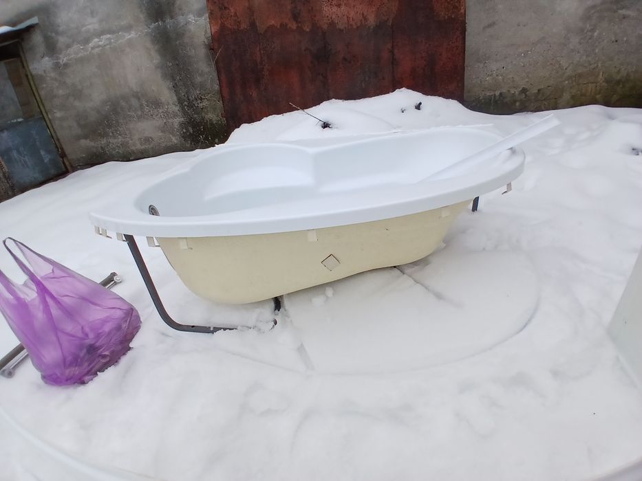 Cada de baie pe colt140 x80