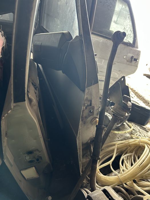 Продаю двери на ваз 2199