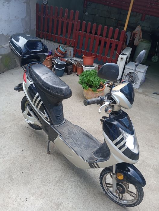 Vând scuter electric