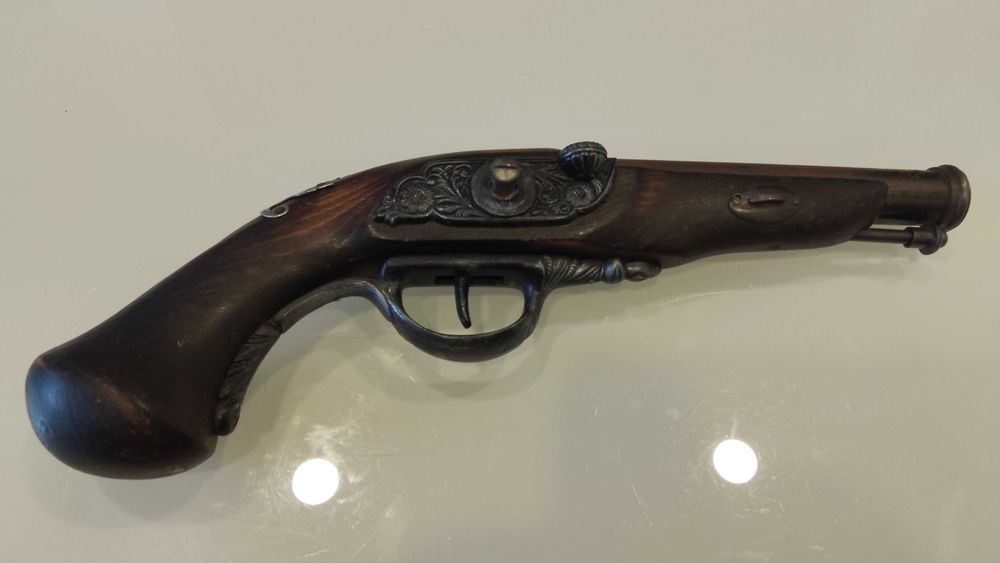 Pistol de colectie, panoplie