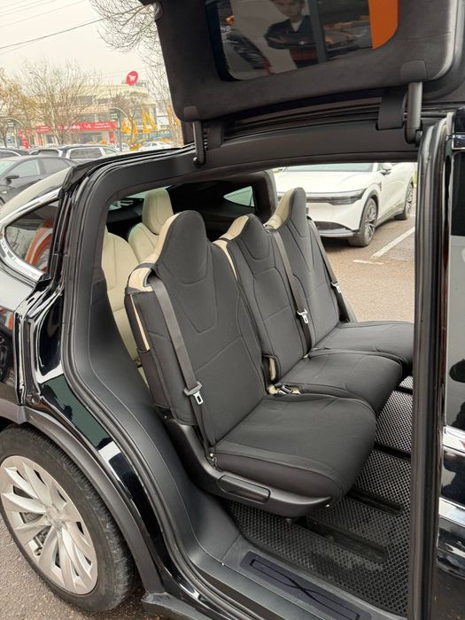 Продаётся автомобиль "Tesla X"