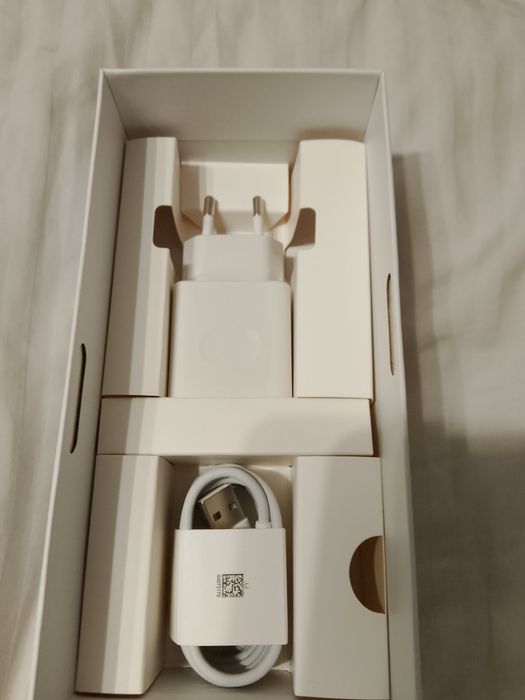 Продам смартфон новый.