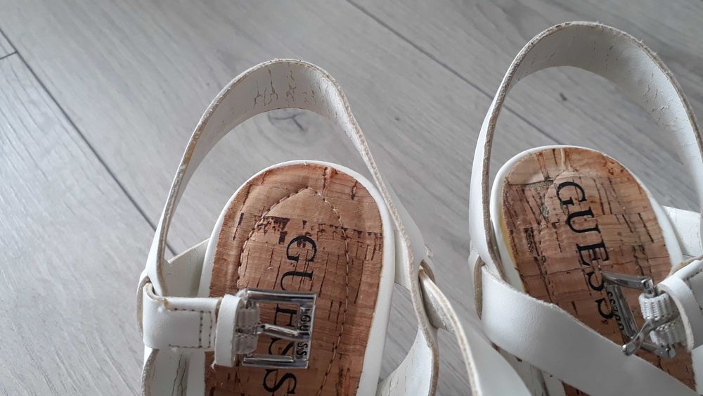 Sandale damă Guess măsura 36 culoare alb cu platformă