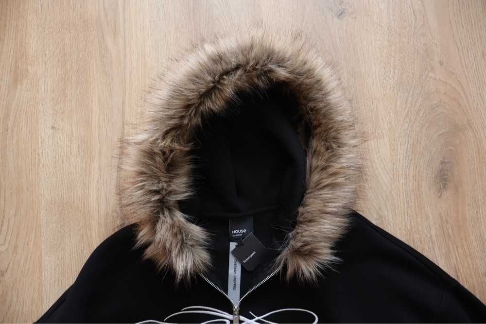 Черен Y2K суичър с пухена качулка (Fur hood)