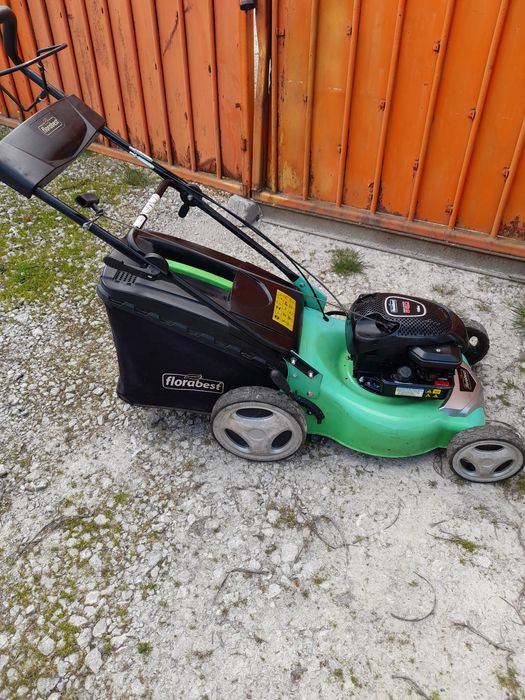 Бензинова самоходна косачка