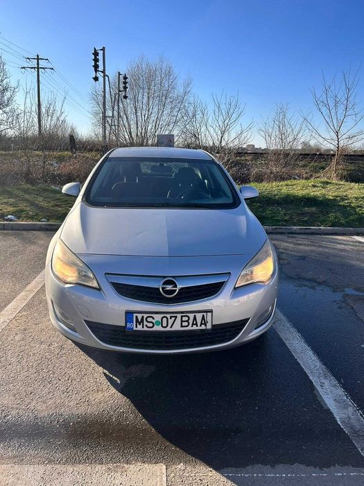 vand Opel Astra.