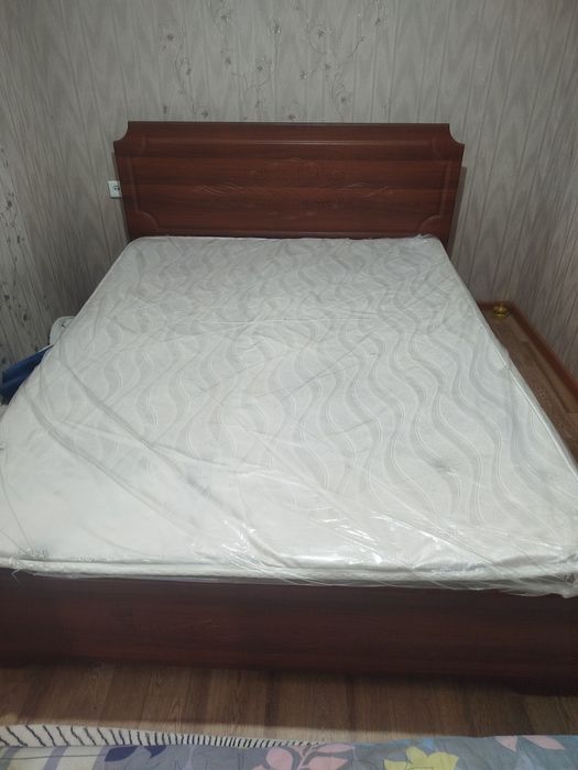 Кровать двуспальная