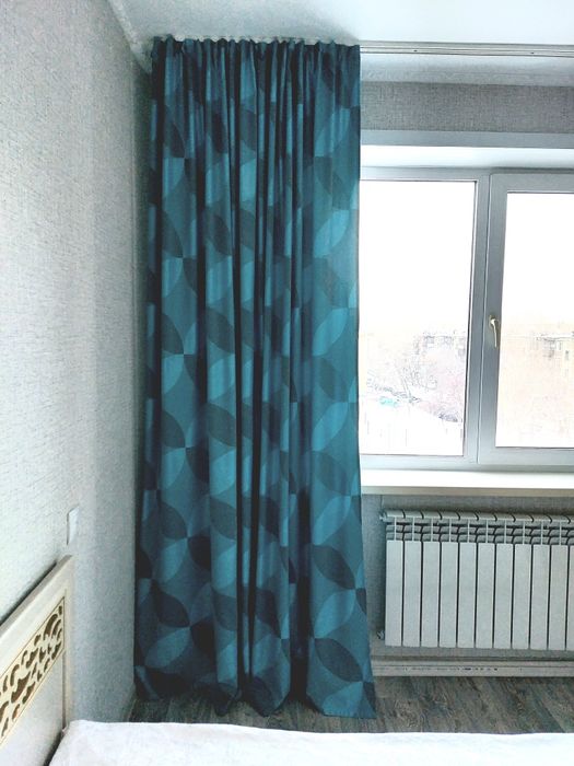 Продам шторы-портьера , плотные, красивый насыщенный вид