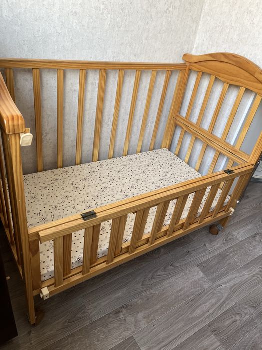 Продам детскую кроватку