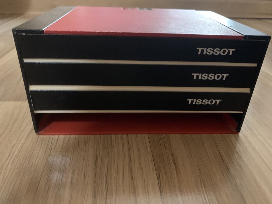 Дамски Tissot-T04.1.185.90 Със Гривна Tissot