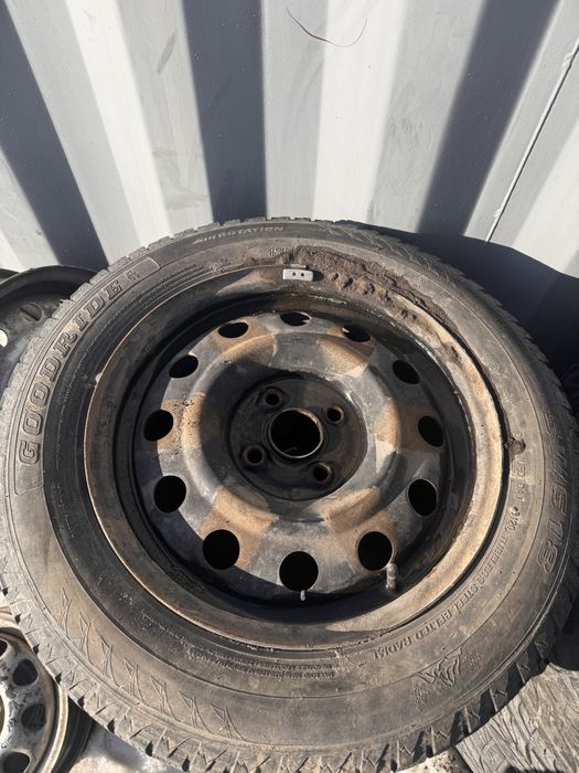 Шины зима липучка на Р15