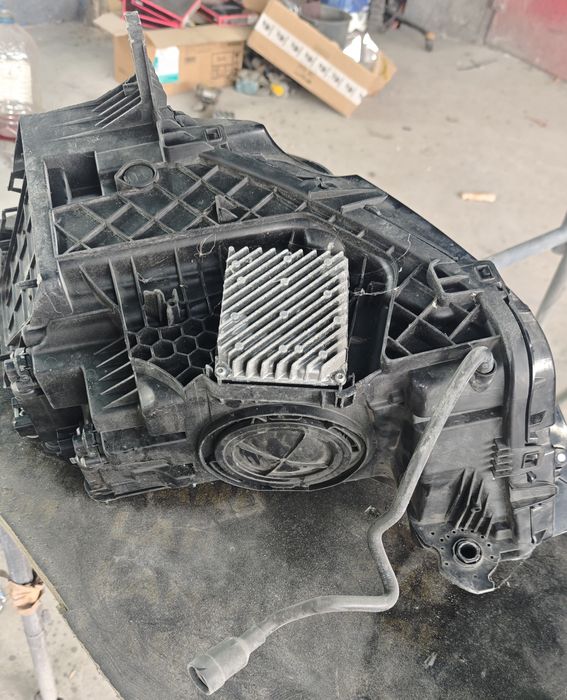 Десен фар Audi Q3
