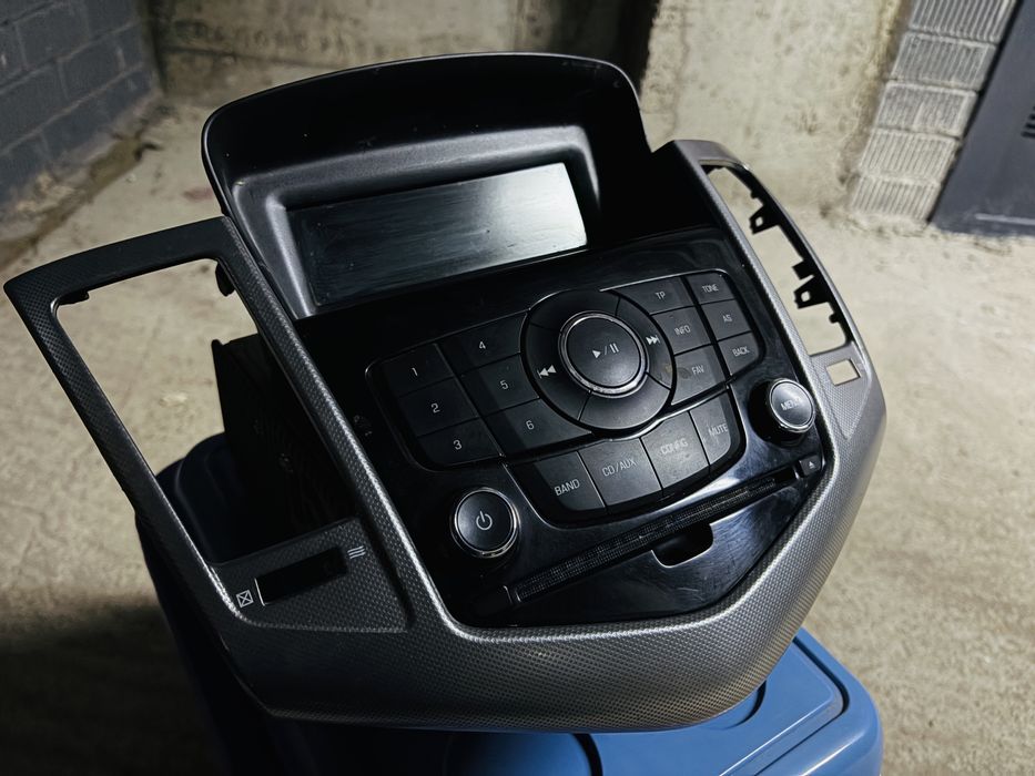 Продам магнитола Круз