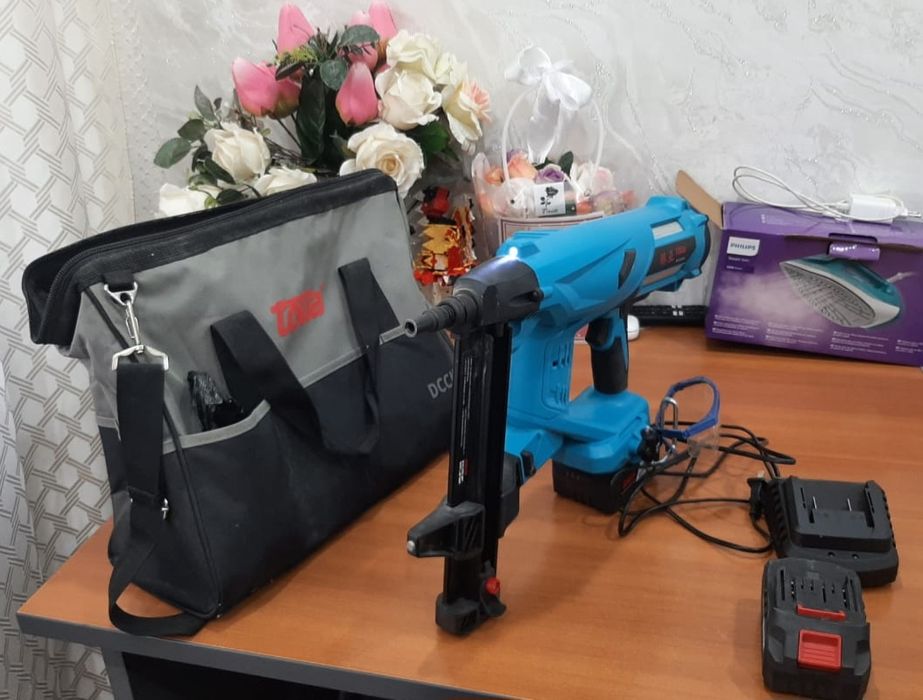 Продам дюбель пистолет
