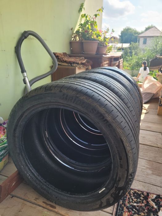 Продам шины-лето bridgeestone-turanza