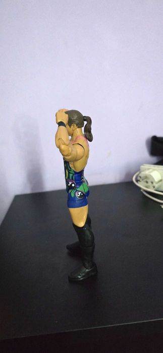 Продавам кеч фигурки