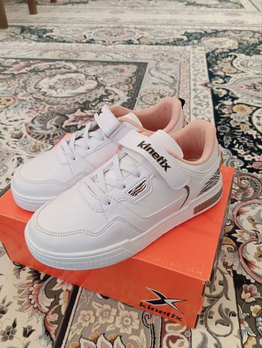 Продается кроссовки