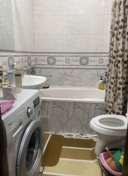 Paradox tomonda 2 xonalik qilingan uy sotiladi