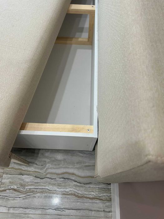 Продается диван в хорошем состоянии