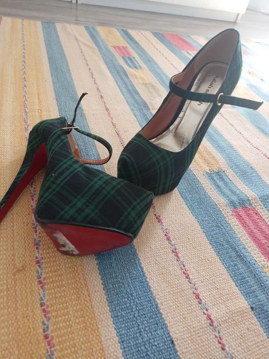 Зелени високи обувки 38 номер