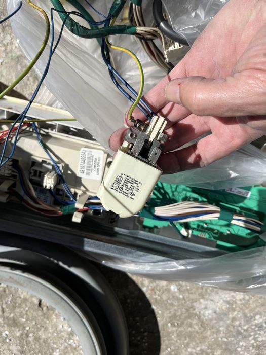 Продавам пералня Whirlpool AWO/D 9361 на части