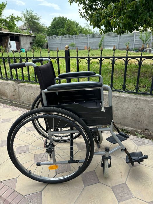 Инвалидная коляска в отличном состоянии