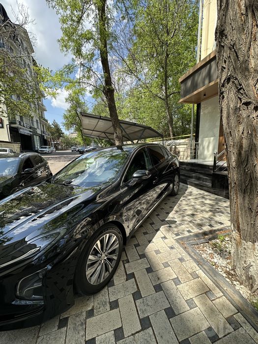Hongqi EQ5 2024 zapasxod 500 talik