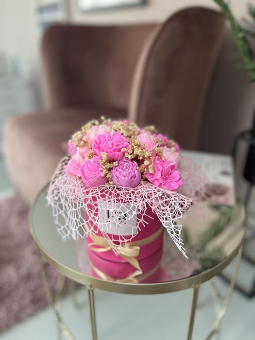 Перфектен подарък за жена букет от свещи изработени ръчно