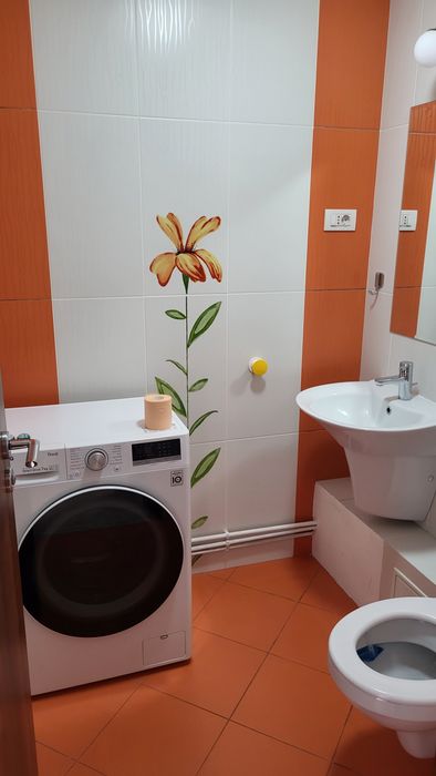 Apartament 3 camere spre inchiriere