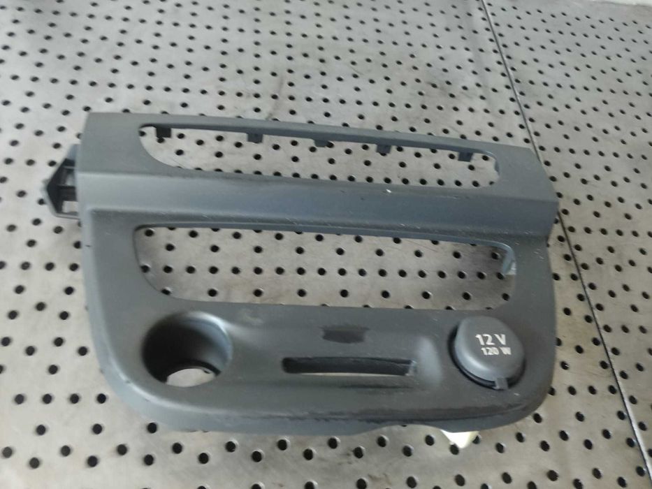 rama consola centrala renault megane 3 682600003r
