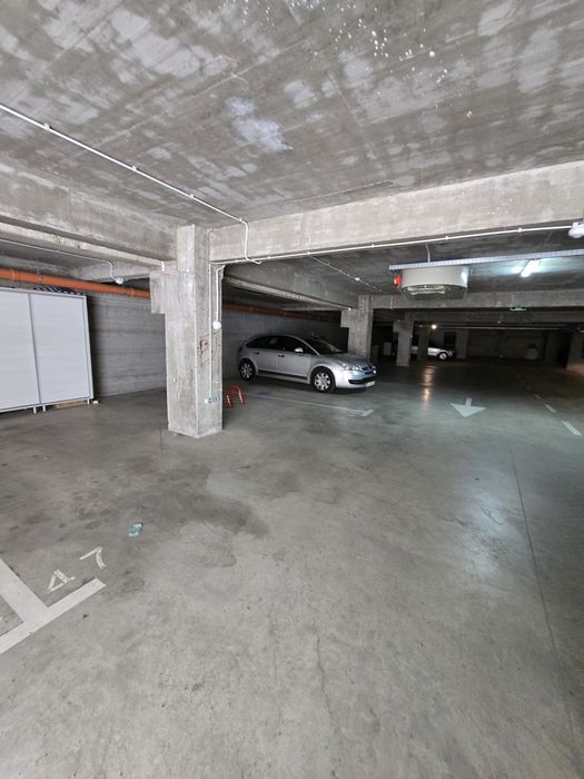 Vand Parcare subterana Str Eroilor Floresti
