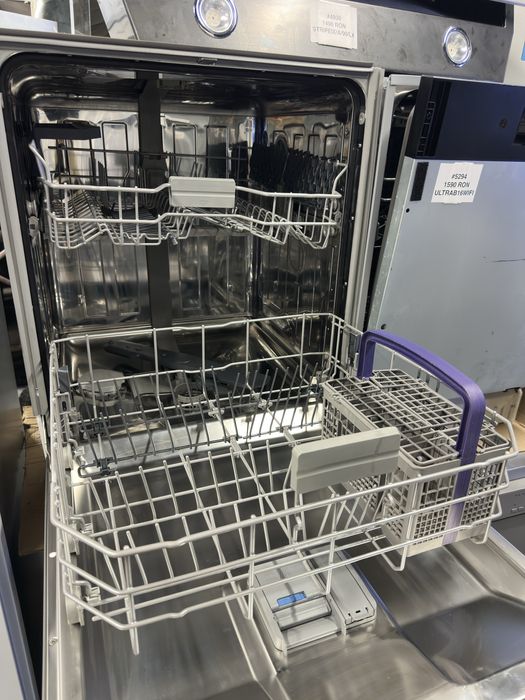 Maşină de spălat vase complet încorporabilă Beko BDIN28423