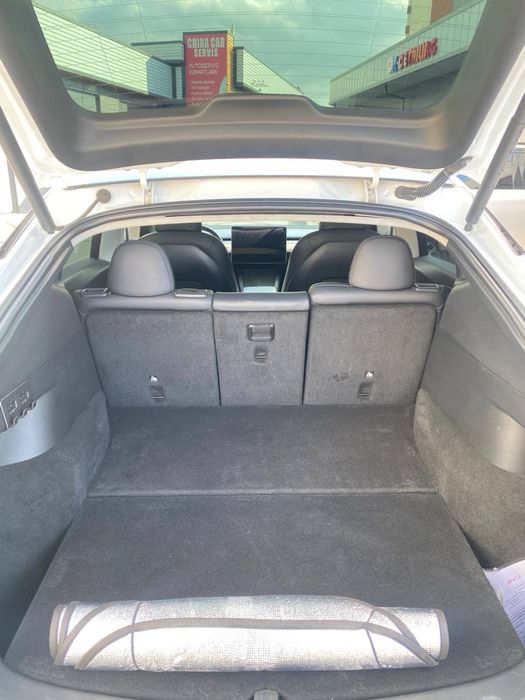 Tesla Model Y 2022 long range