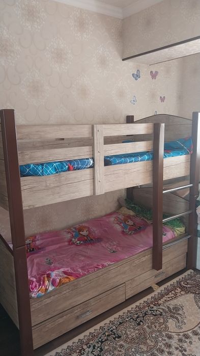 Detskiy kravat sotiladi xolati yangi ishlatilmagan bollarim yotishmadi