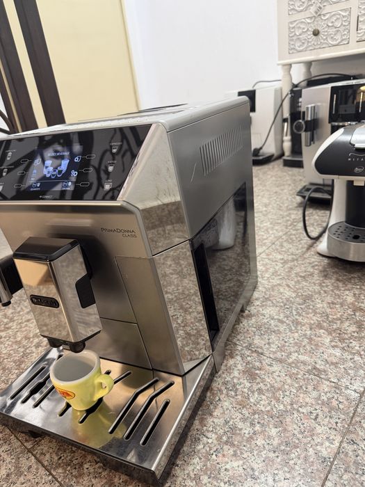 Кафемашина Delonghi primadonna class