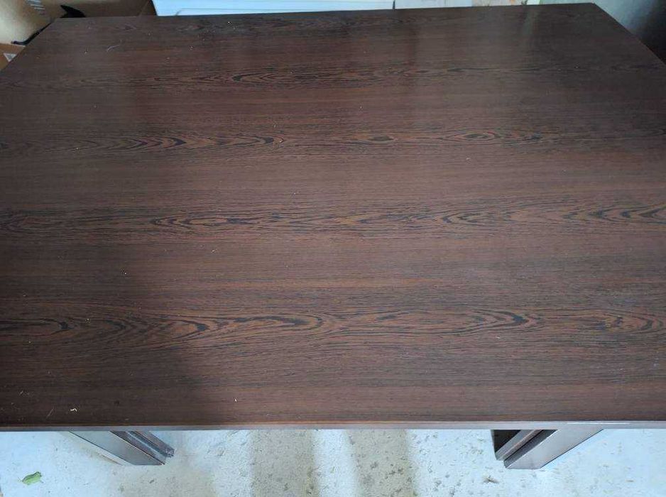 Продавам маса и 6 стола