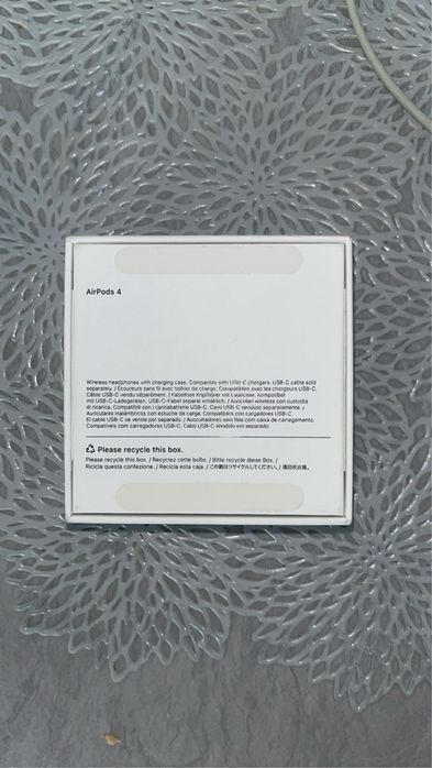 Caști Airpods 4 fără charging case