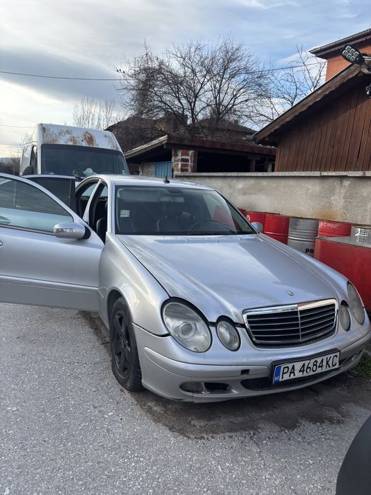 Продавам Mercedes w211 На части !!!