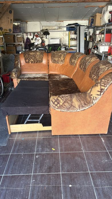 Coltar mare, extensibil. 3+2locuri in stare buna