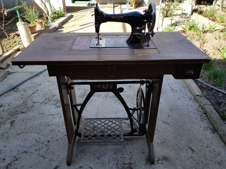 Masina de cusut veche