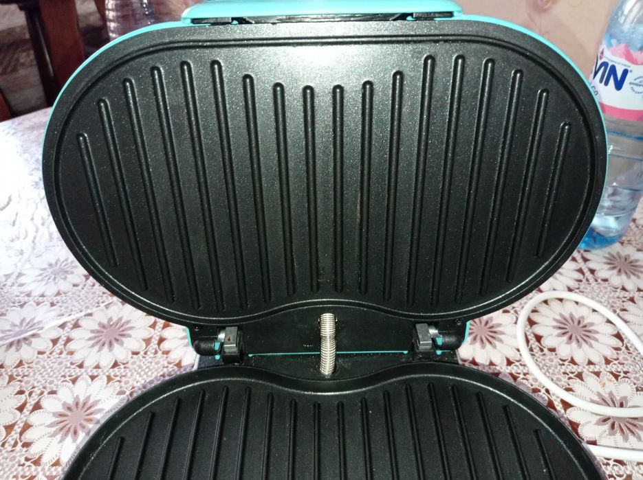 Уред за бургери и