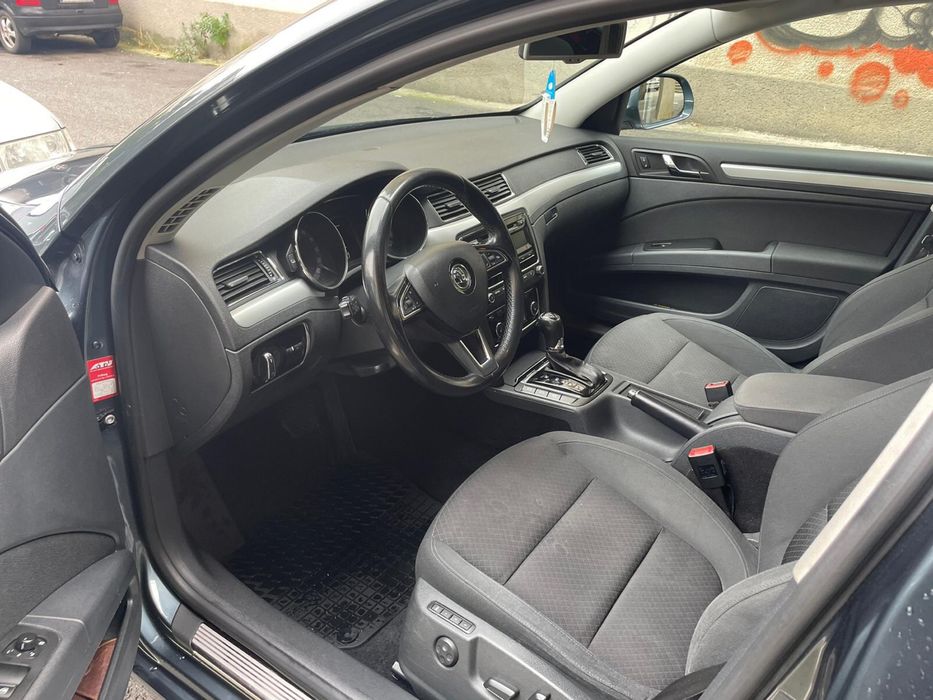 Skoda Superb 2.0 TDi - 140 CP DSG. Adusa de 1 an in tara.