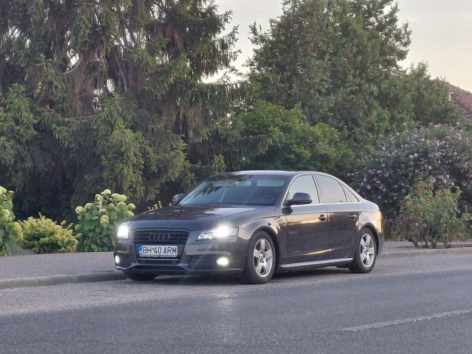 Vand audi pe benzina 1.8