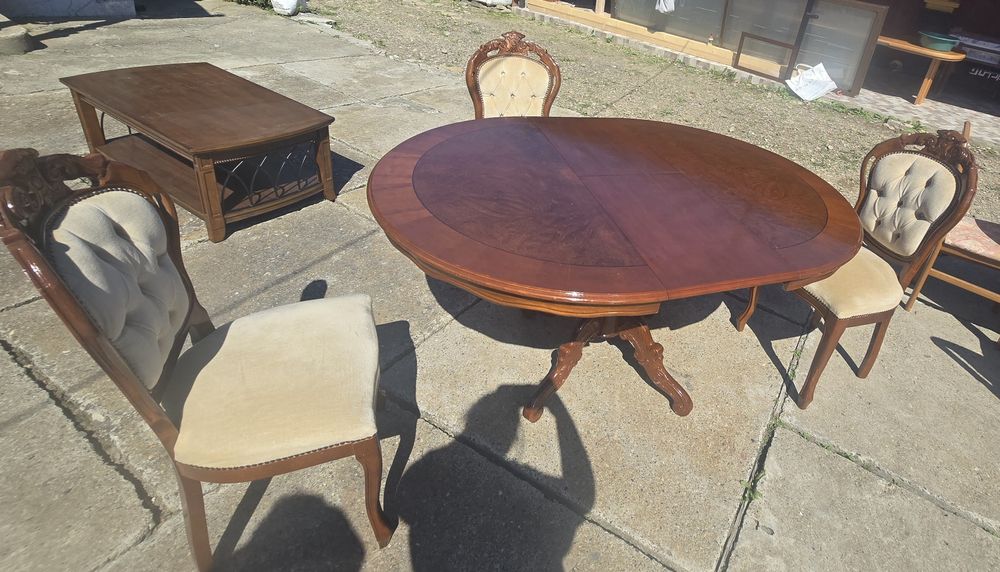 Vând masă  cu 3 scaune