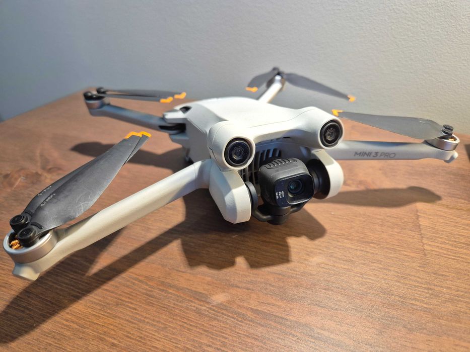 Drona 4K DJI Mini 3 Pro fly more combo