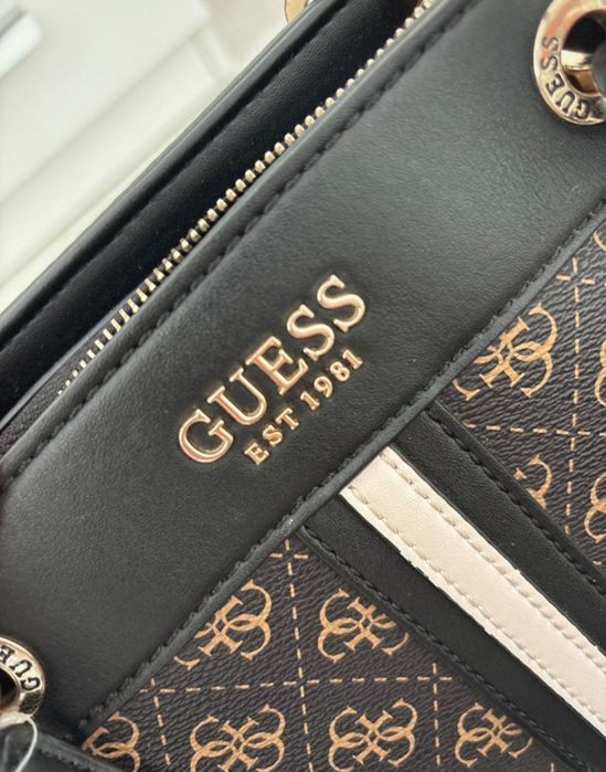 Geantă Guess - neagra/maro
